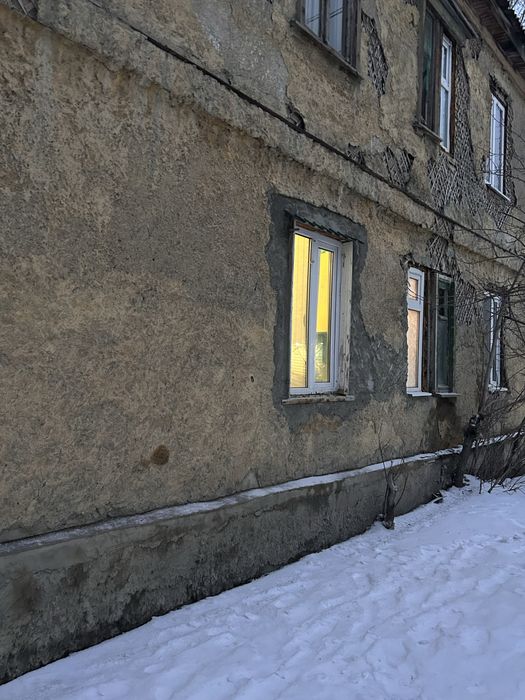 Продам 2 комнатную квартиру+ гораж