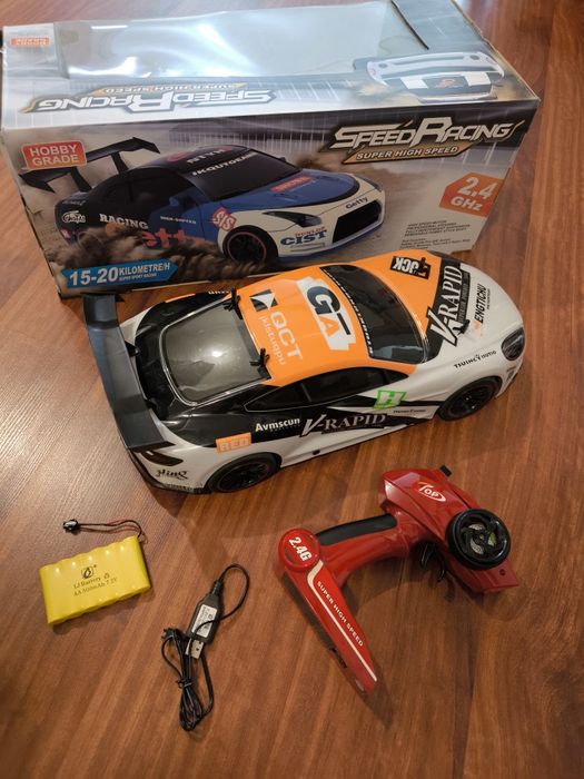 Машинка на пульту управления