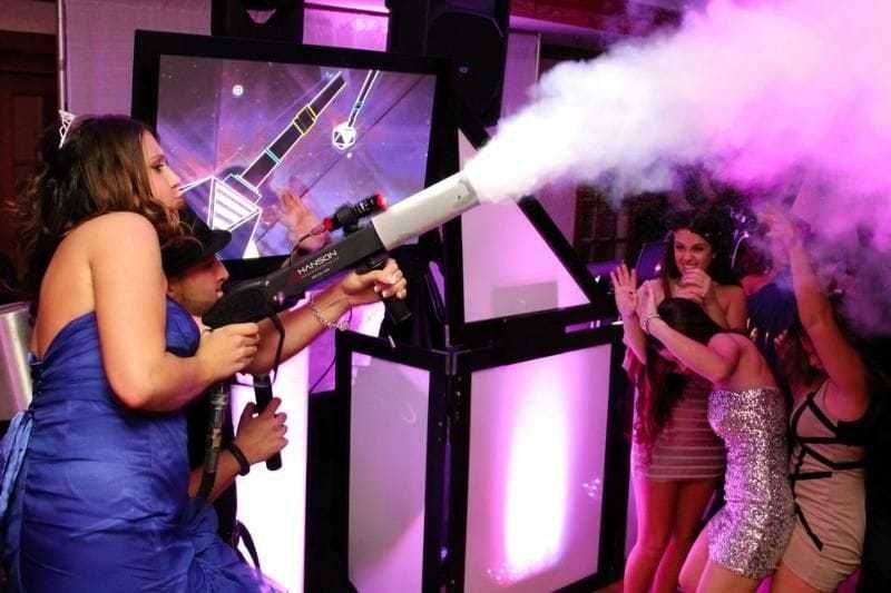 Dj Calarasi, Sonorizare Profesionala, Schela, Fum, Lumini Nunta Laser PistoaleCo2 si garantia unei petreceri reusite, preturi incepand de la 1500 lei