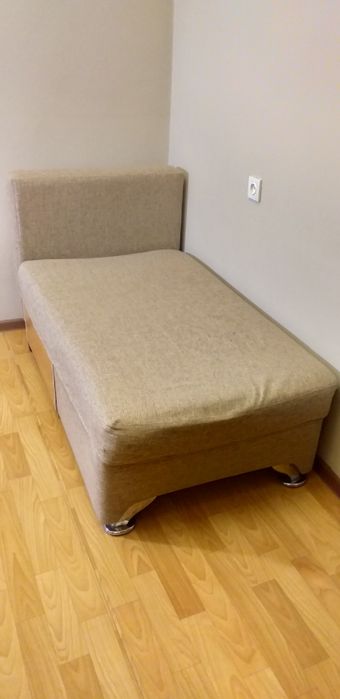 Разборный диван.