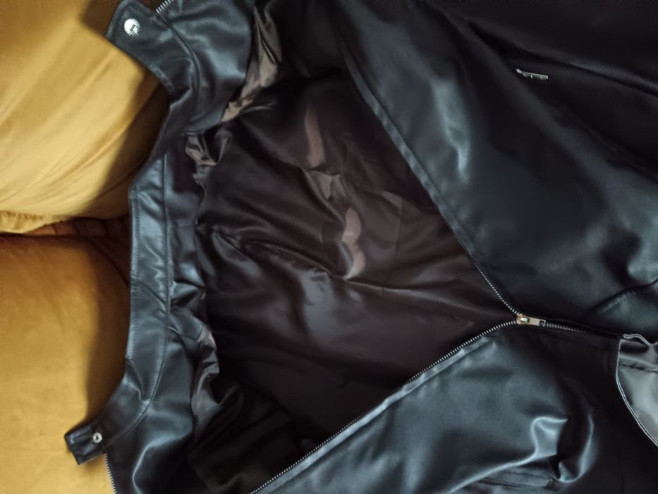 Simbolul Stilului Tău Masculin: Geacă Premium din Imitatie Piele – 100