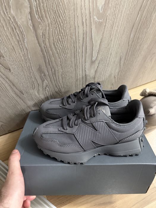 New Balance 327 gri U327SCC  marimea 37 noi originali