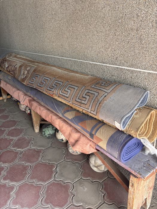 Продам ковры в хорошем состоянии после химчистки размеры 3/4 4/5