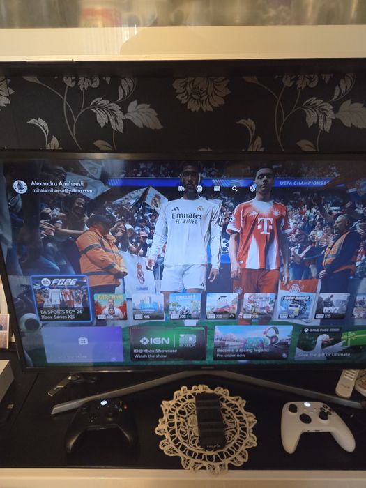 Xbox Series S + 2 controllere