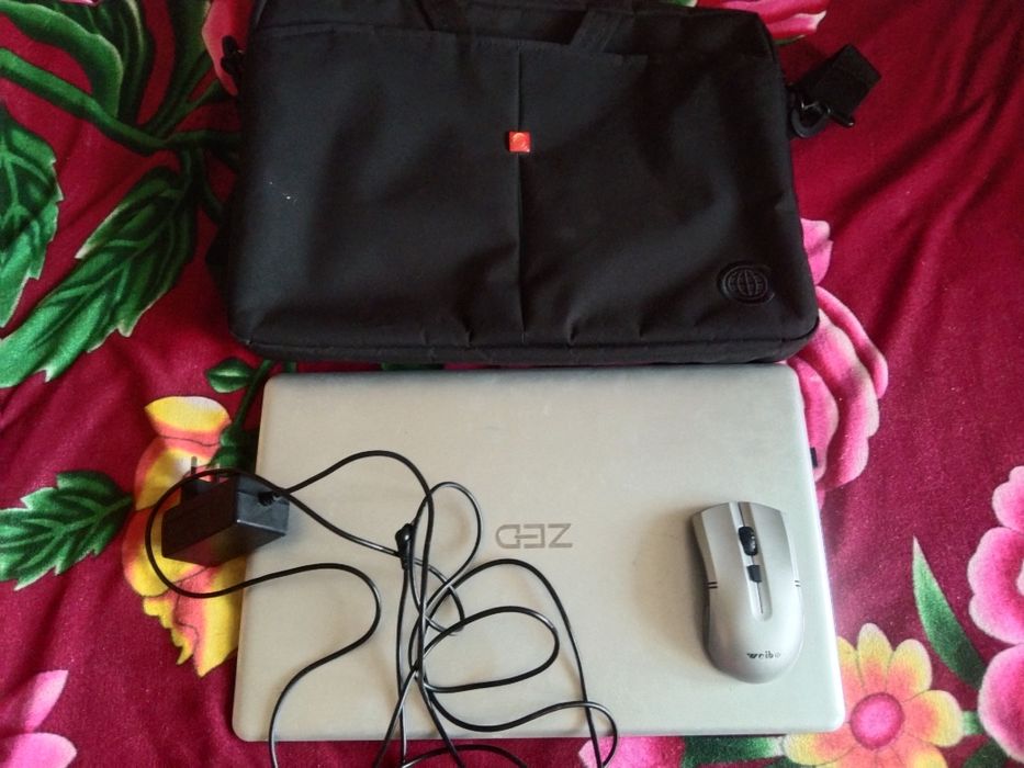 Ноутбук  ZET хороший