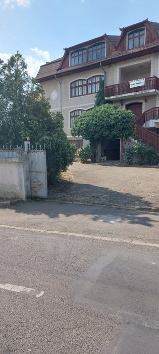 De vânzare casă cu teren
