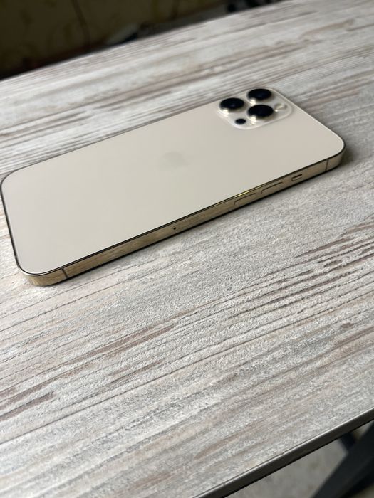 Подам iphone 12 pro max(Айфон 12 про макс)