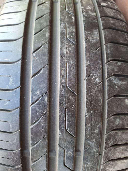 Продам шины. 245/40/19  нексен
