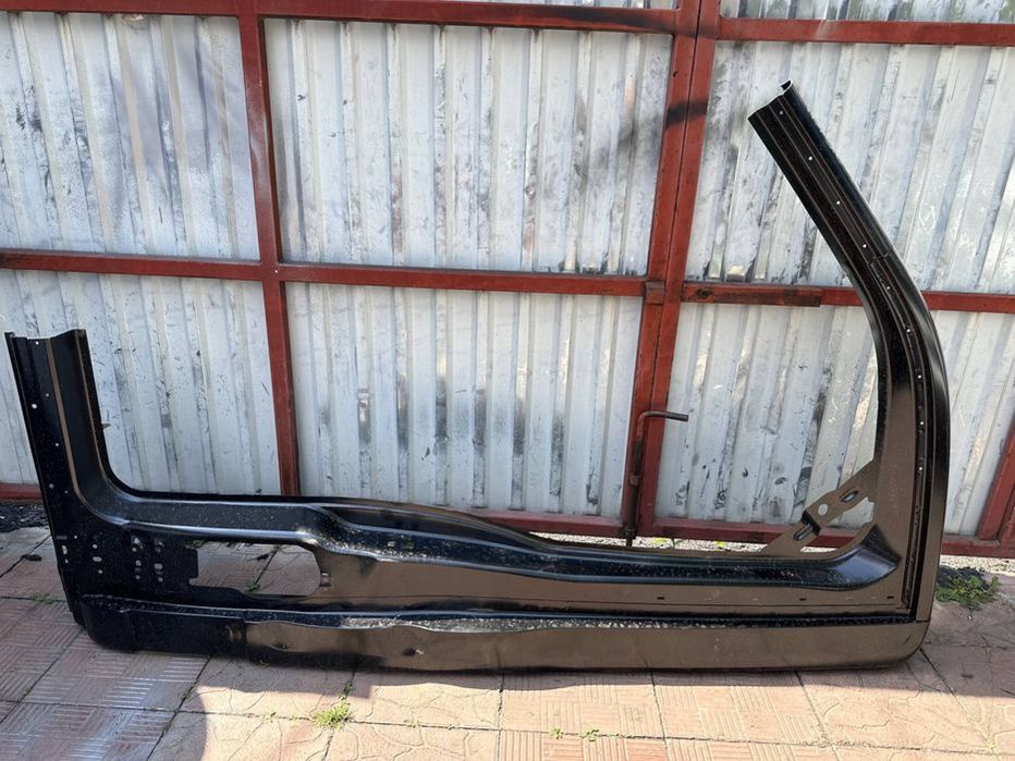 Prag dreapta Ford Transit (CUB, PLATFORMA) 2018/2019/2020/2021->