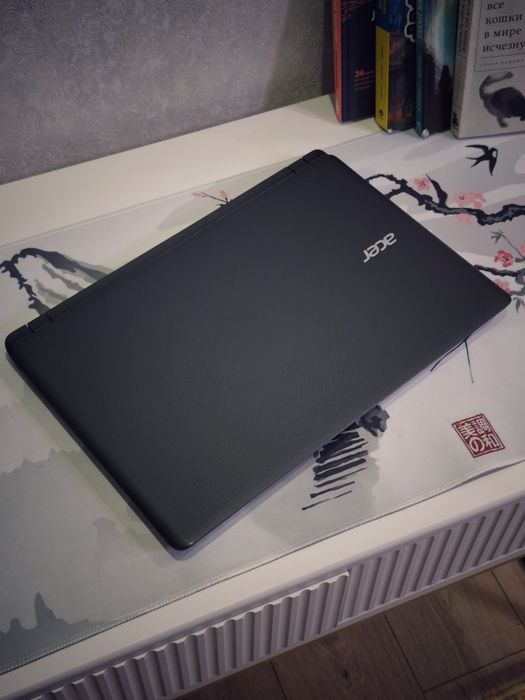 Acer aspire  ES1-572