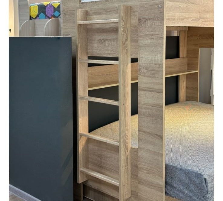 Двухярусная кровать