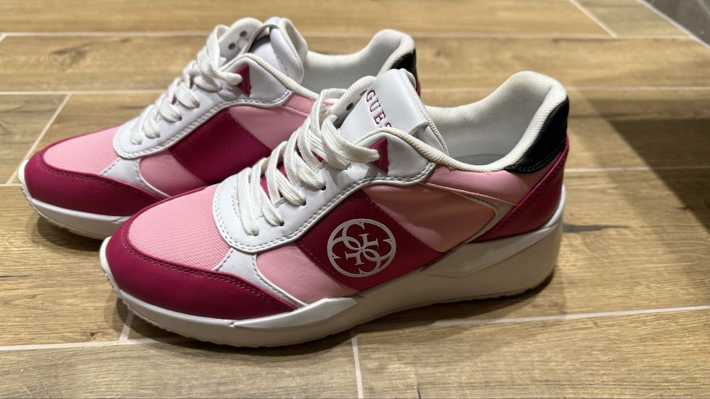 Обувки Guess 39 номер