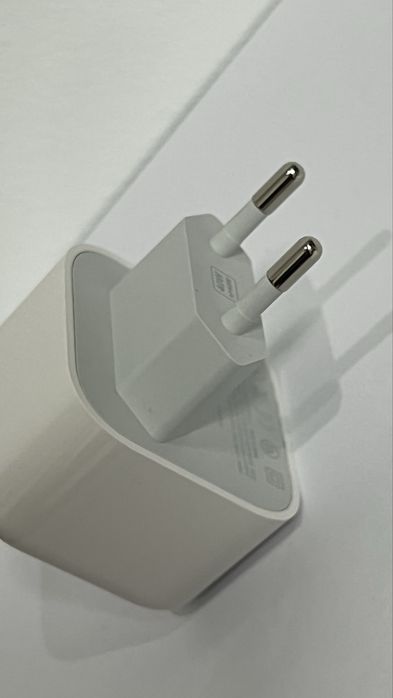  Apple USB-C 40W Power Adapter (Dynamic 60W Max)