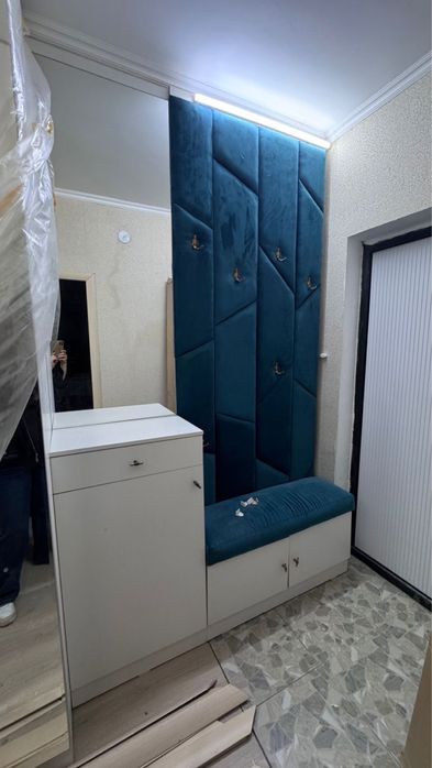 Продаеться прихожия!!!