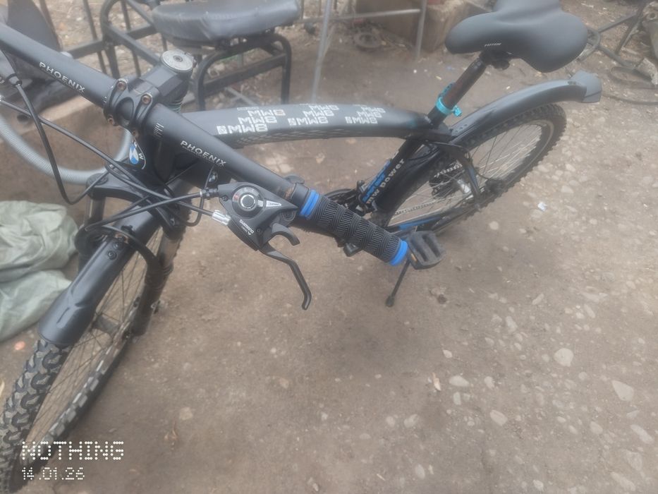 велик БМВ на полном ходу