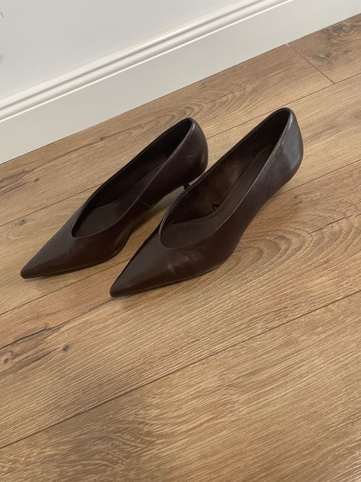Pantofi din piele cu toc mic Zara
