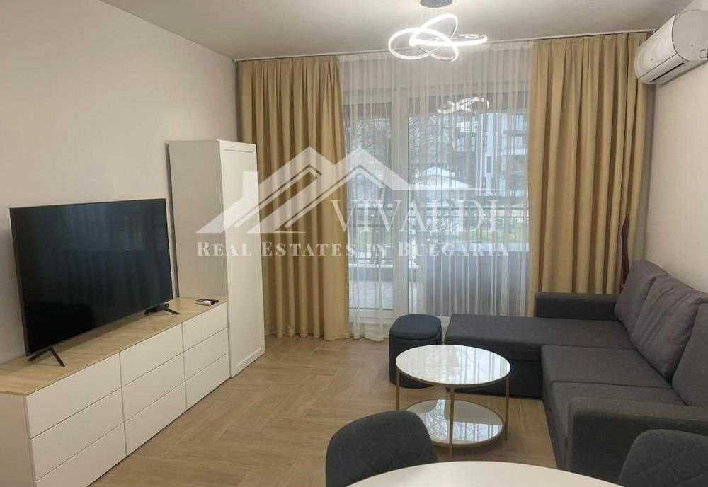 Дава се под наем Двустаен апартамент в к.к. Св.Св. Константин и Елена - 65 кв.м за 700 € - Снимка #1