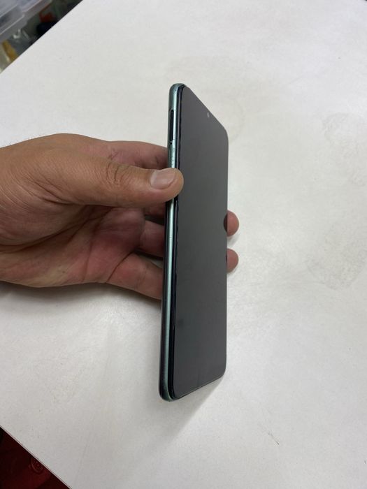 Tecno Spark 7 в идеальном состояний
