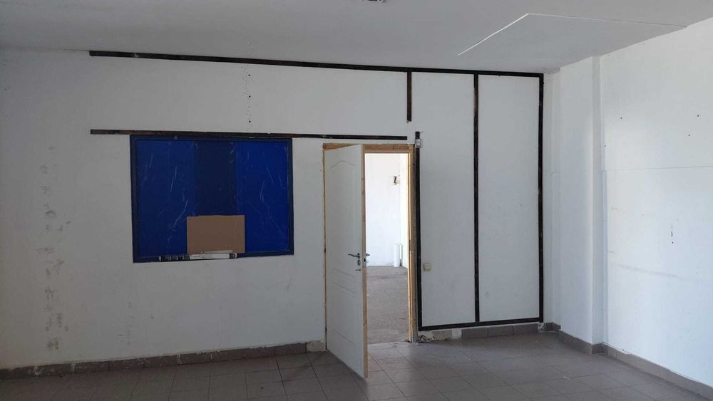 De inchiriat spatiu comercial de 3 mp in zona Ciresica si spatiu depozitare 44 mp + birou Halta Traian