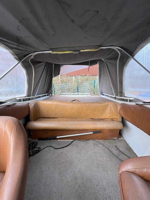 Лодка с ремарке заедно