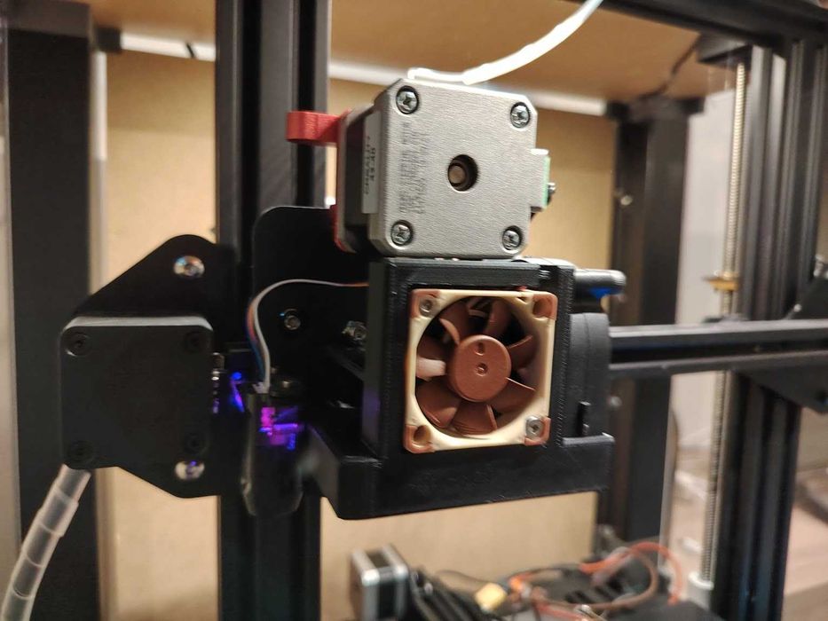 3D принтер Ender 3 Pro с множество ъпгрейди