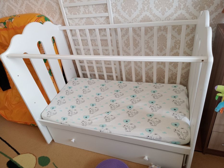 Продам кроватку детскую