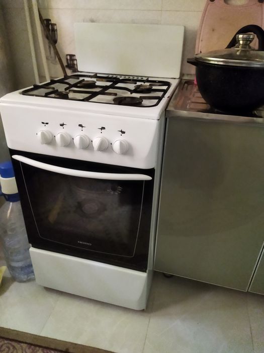 Газовая плита в хорошем состоянии
