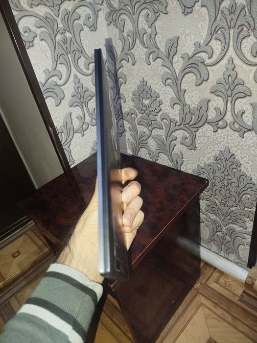 планшет сотилади 900 минг сум галишамиз