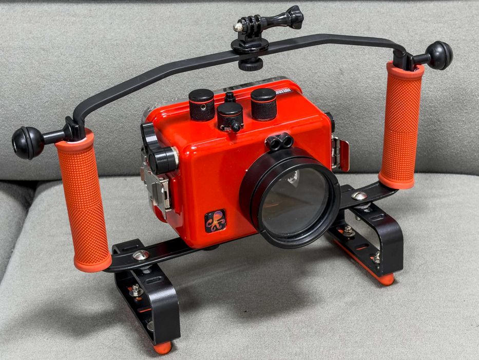продавам подводен бокс “Ikelite” за Sony RX100V / VA