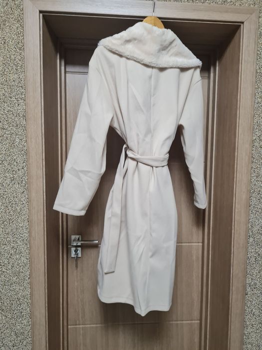 Дамско тънко палто