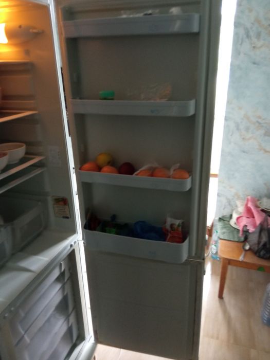 Продается Холодильник indesit