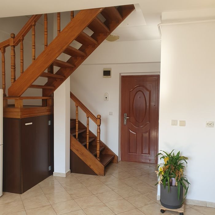 Vând apartament cu două camere