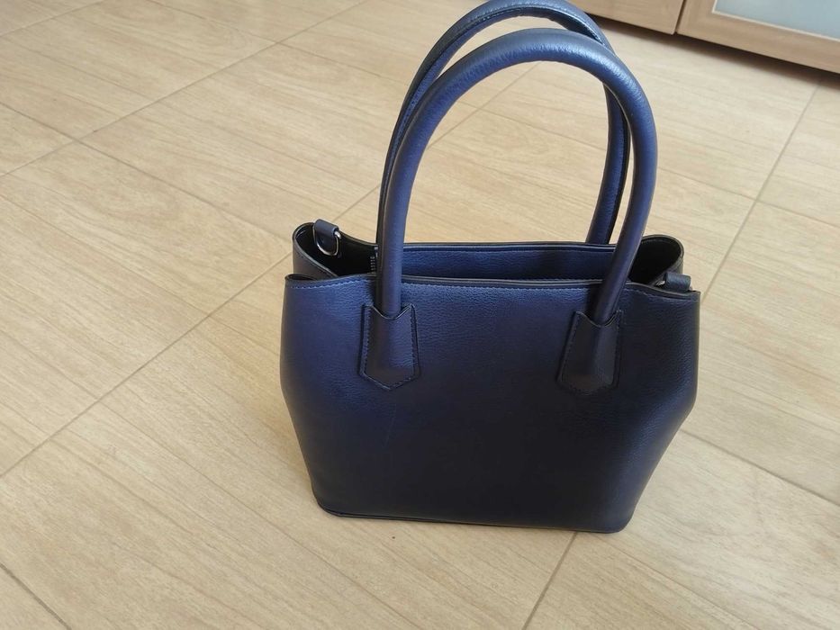 Дамска чанта среден размер