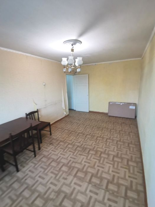 Продаётся 2-х ком кв-ра в 16 мкр дом 35