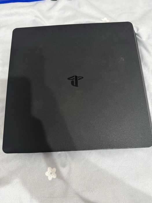 Playstation 4 Slim PS4 Slim 1TB + 2 manete + 3 jocuri
