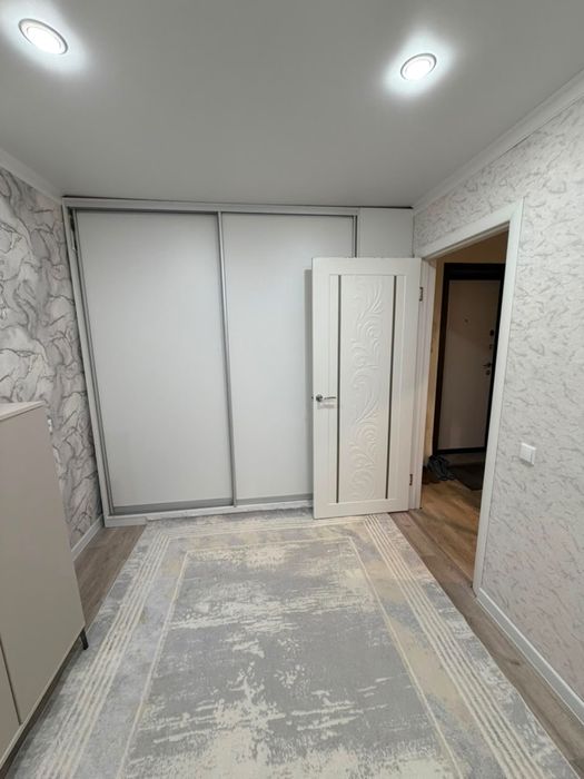 Продам двух комнатную квартиру