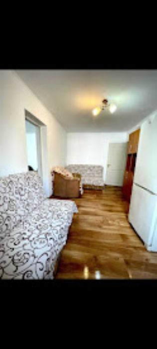 Închiriez apartament cu 3 Camere