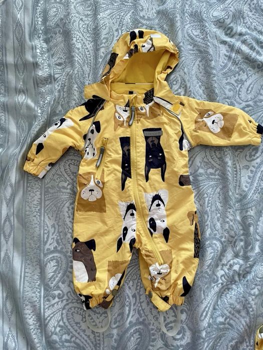 Продам комбинезон весеннее 62-68 см