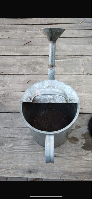 Лейка для полива огорода