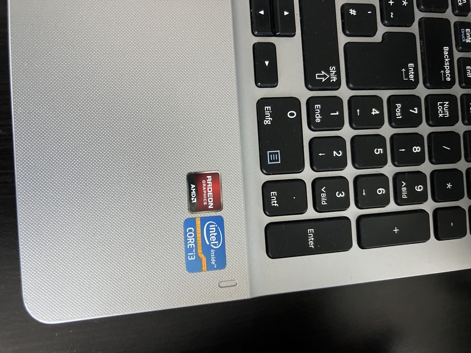 Leptop samsug i3