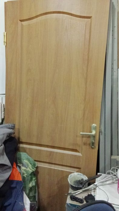 Продаем двери бу
