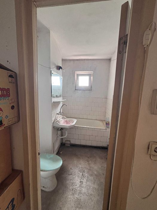 Apartament de vanzare 4 Camere Campina 77.000 euro negociabil