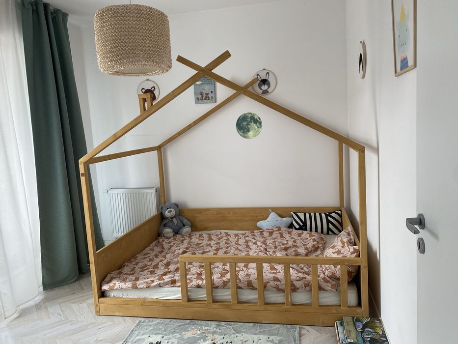 Pat stil casuta-Patutul lui Eric, inclusiv saltea de 140cm