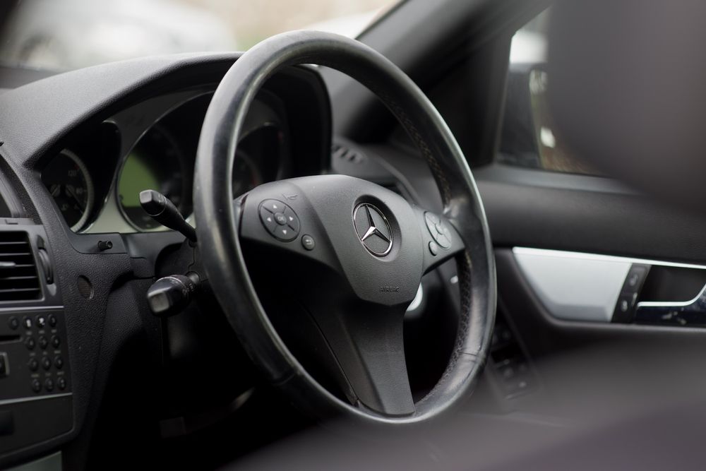 Dezmembrez Mercedes C220CDI C200CDI C250CDI W204 pachet AMG bara fata bara spate usa capota aripa dreapta stanga punte jug armatura tragger ochelar fa