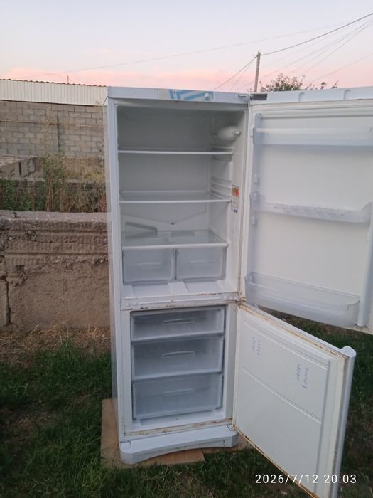Продам холодильник Индезит