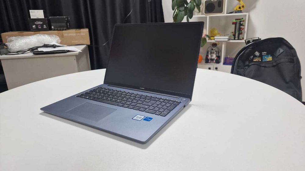 Офисный ноутбук Ultrabook Huawei d16