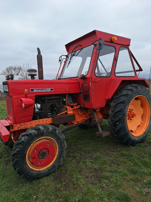 Vând tractor u 651 4×4