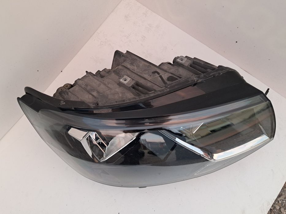 Десен фар VW T6 Transporter Фолксваген Транспортер фарове