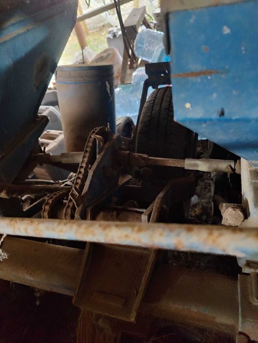 vand 2 semanatori si 1 utilaj de ierbicidat