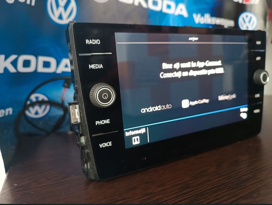 Vând display MIB2 Volkswagen cu montaj inclus – Passat B8 / Golf 7 / T